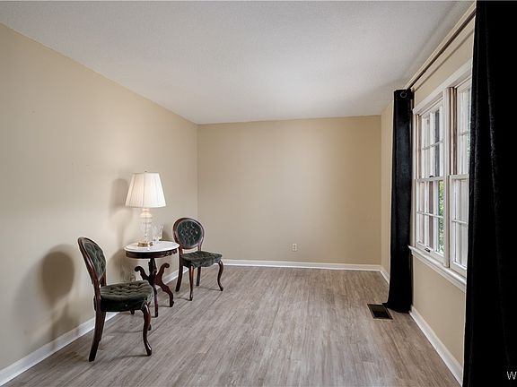 3rd image of 740 Heritage Dr