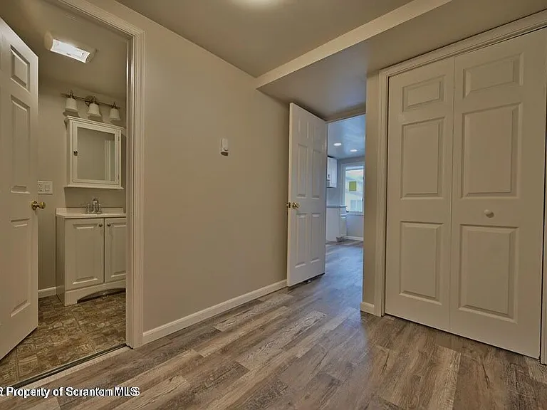 200 Center St — Photo 12