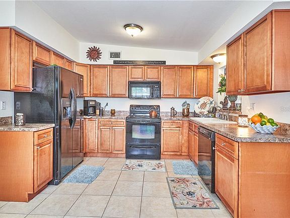 3rd image of 6710 Kingswood Dr N