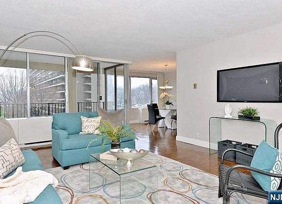5th image of 5 Horizon Rd APT 203