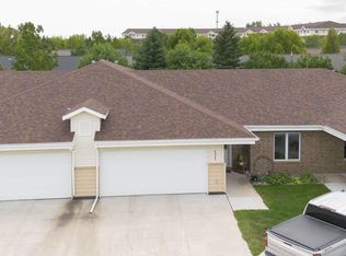 4065 Lark Cir, Grand Forks, ND 58201