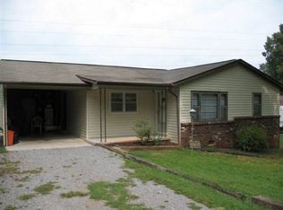 2928 Glenn Rd, Louisville, TN 37777