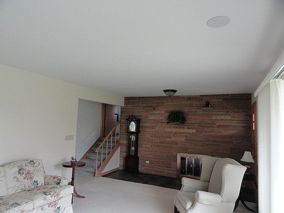 5th image of 343 W Rossman St