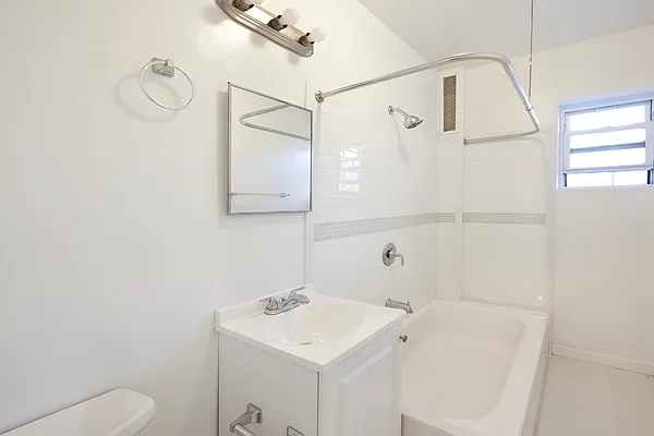 Rented by Bold New York | media 24