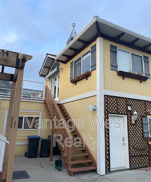 1st image of 958 Manhattan Dr