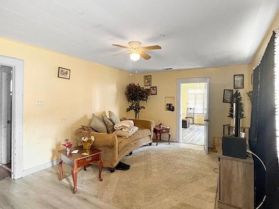 3rd image of 3411 Charles St