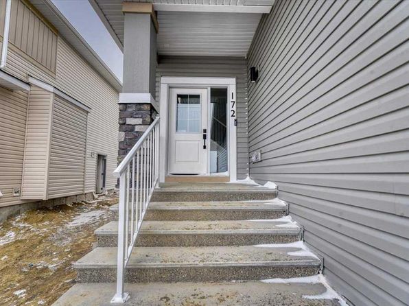 172 E Lakewood Cir, Strathmore, AB T1P 0G9