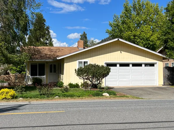 307 Foothill Blvd, Rogue River, OR 97537