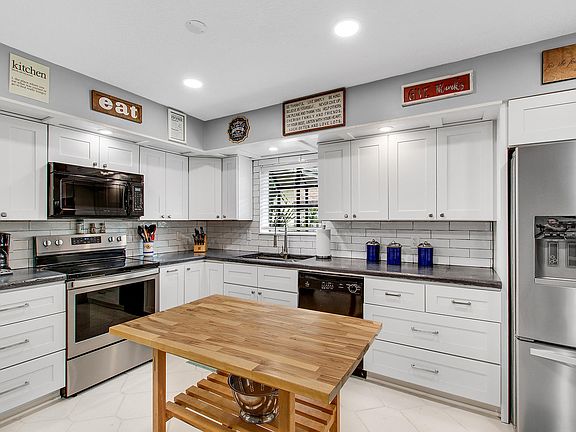 5th image of 912 Blueberry Dr