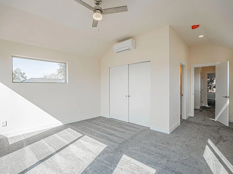 4253 S Spencer St — Photo 23