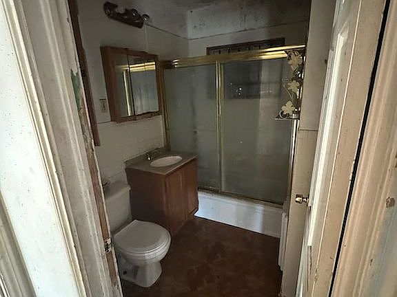 3rd image of 1823 Gorman St