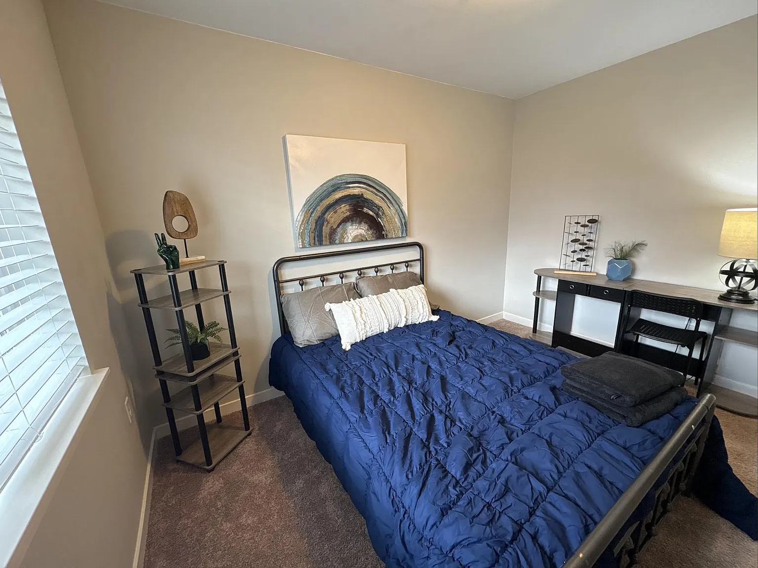4 bed, 2.0 bath, 2000 sqft, $1,230 — Photo 3