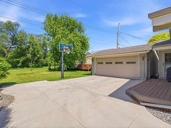 5th image of 74 S Reserve Ave