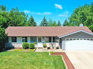 1224 Fairlane Dr, Schaumburg, IL 60193