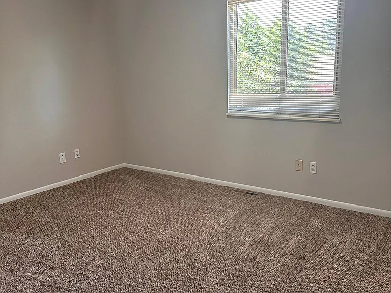 10273 W 58th Pl — Photo 5