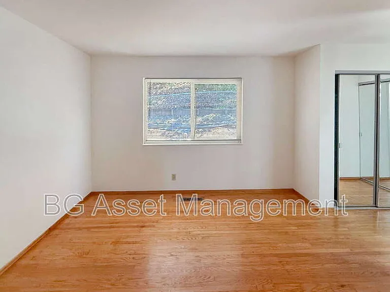 2672 Doidge Ave — Photo 10