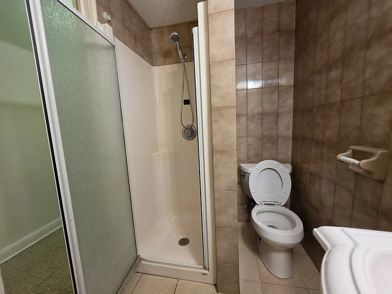 466 Wayne St #5 — Photo 7