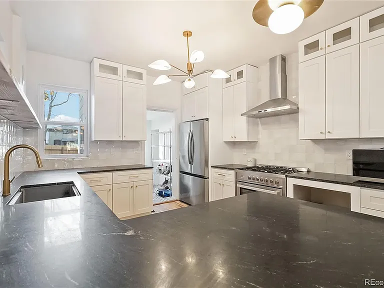 2647 N High St — Photo 5