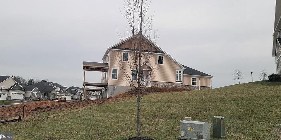 1st image of 122 Maguire Ct #69