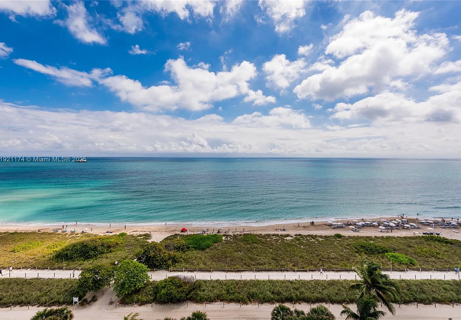 Spiaggia Ocean Condo — Photo 1