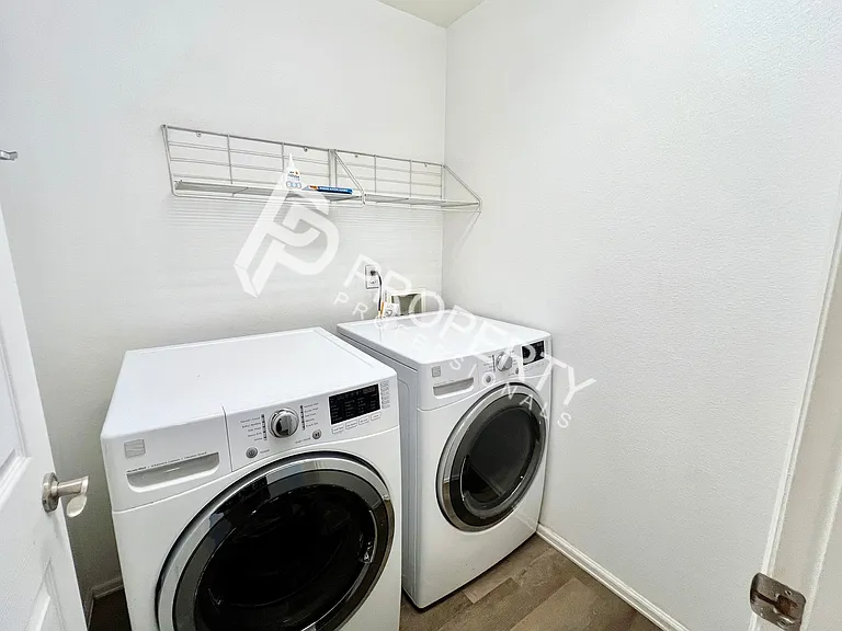 316 Columbine Dr — Photo 15