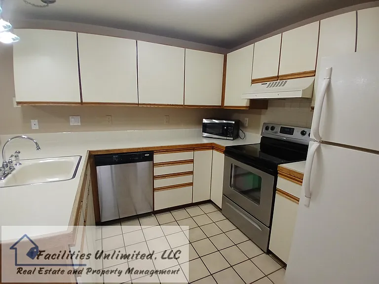 4519 Seaway Cir — Photo 5