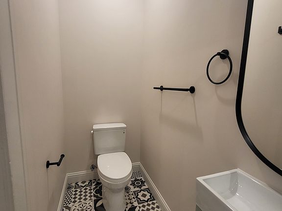 5th image of 1026 Pine St