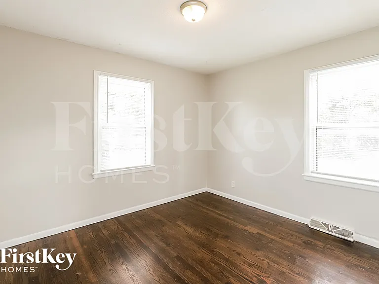 1403 NE 67th Pl — Photo 16