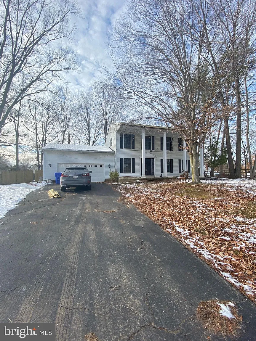 8604 Captain House Rd photo 1