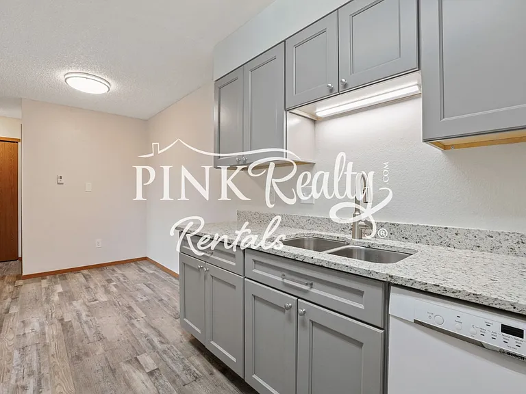 380 Paradise Cir #B6 — Photo 7
