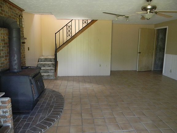 walkout basement w woodstove