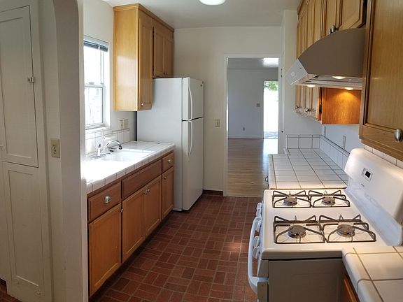 3rd image of 1619-1623 Mill St #1627