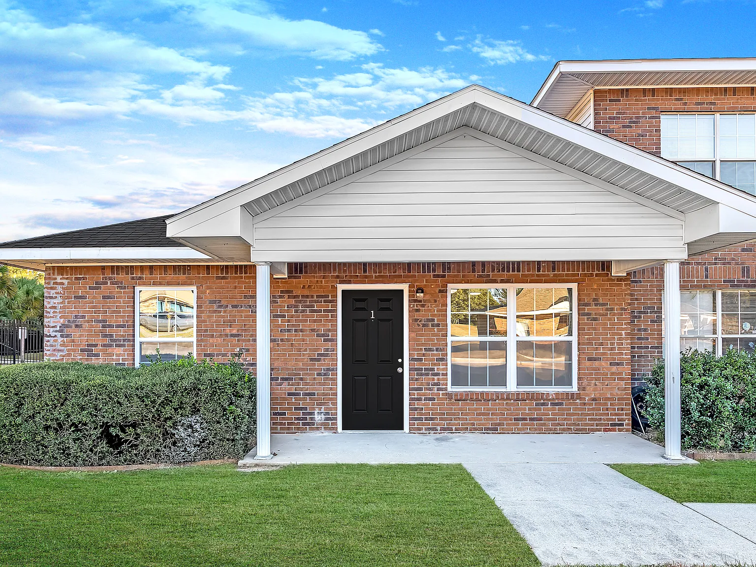 Robertsdale Village Apartments — Photo 3