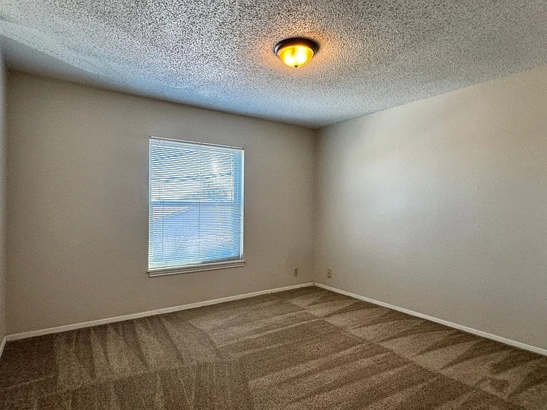 Chandler Crossing — Photo 16