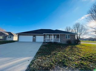 702 Coniston Cir, Sergeant Bluff, IA 51054