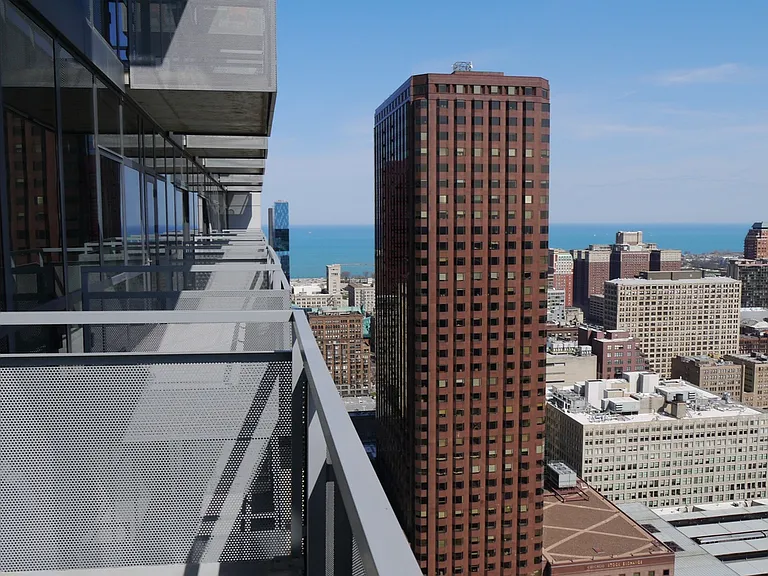 235 W Van Buren St #4009 — Photo 15