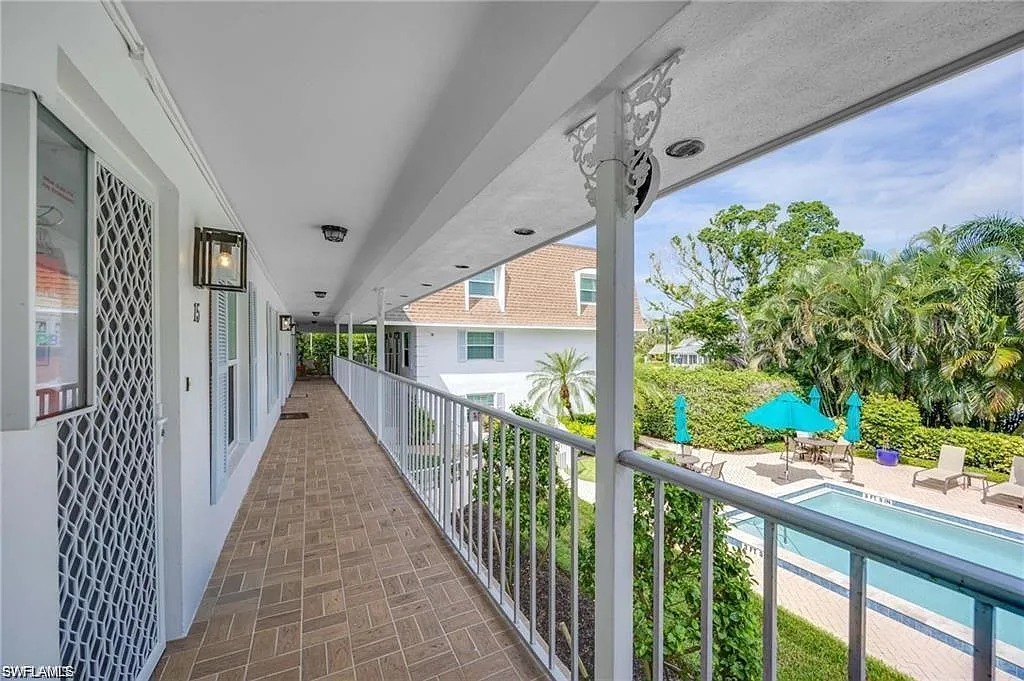 2 bed, 2.5 bath, 1200 sqft, $4,000 — Photo 3