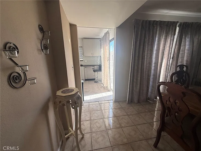 9131 Burnet Ave #10 — Photo 36