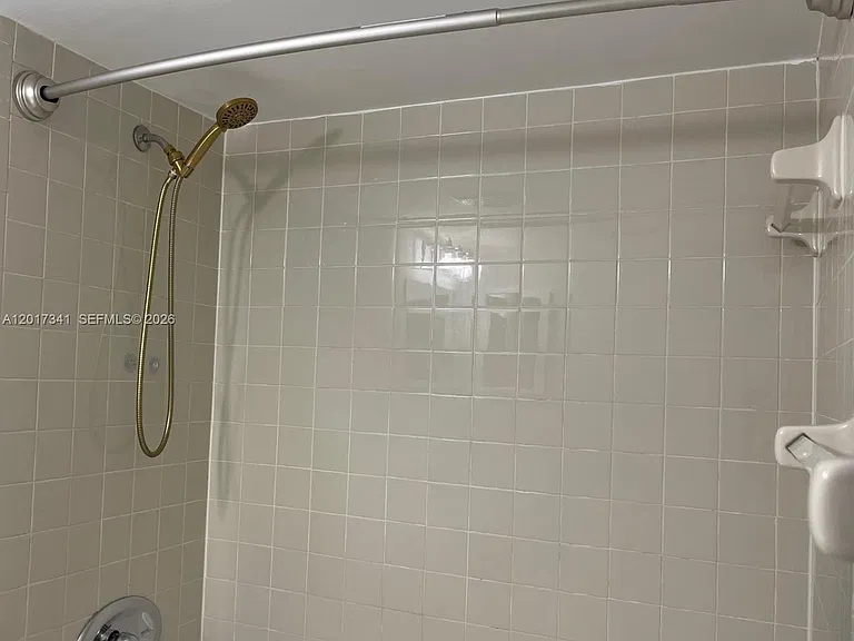 117 Lake Emerald Dr #308 — Photo 15