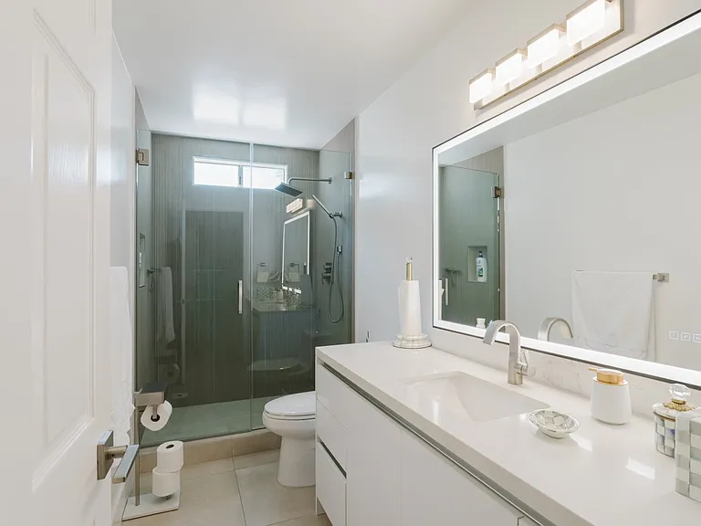 10619 Mather Ave — Photo 50