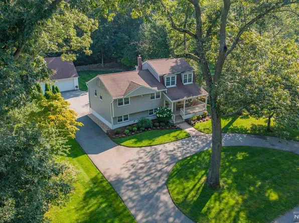 317 Lenapi Dr, Franklin Lakes, NJ 07417