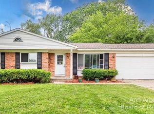 3698 Golfside Rd, Ypsilanti, MI 48197