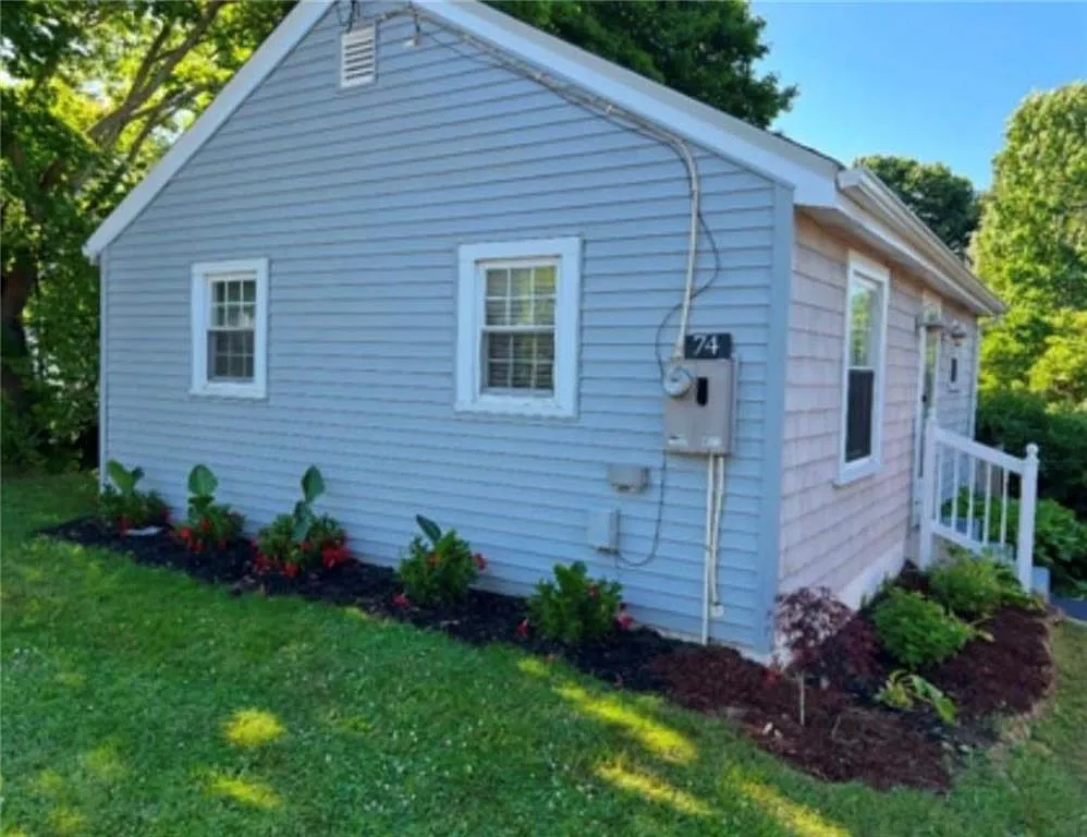 2 bed, 560 sqft, $2,300 — Photo 2