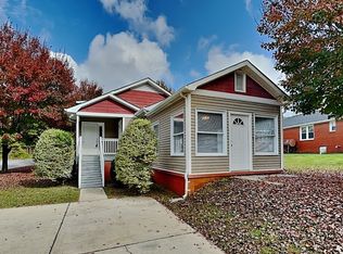 2203 Oakdale Rd, Charlotte, NC 28216