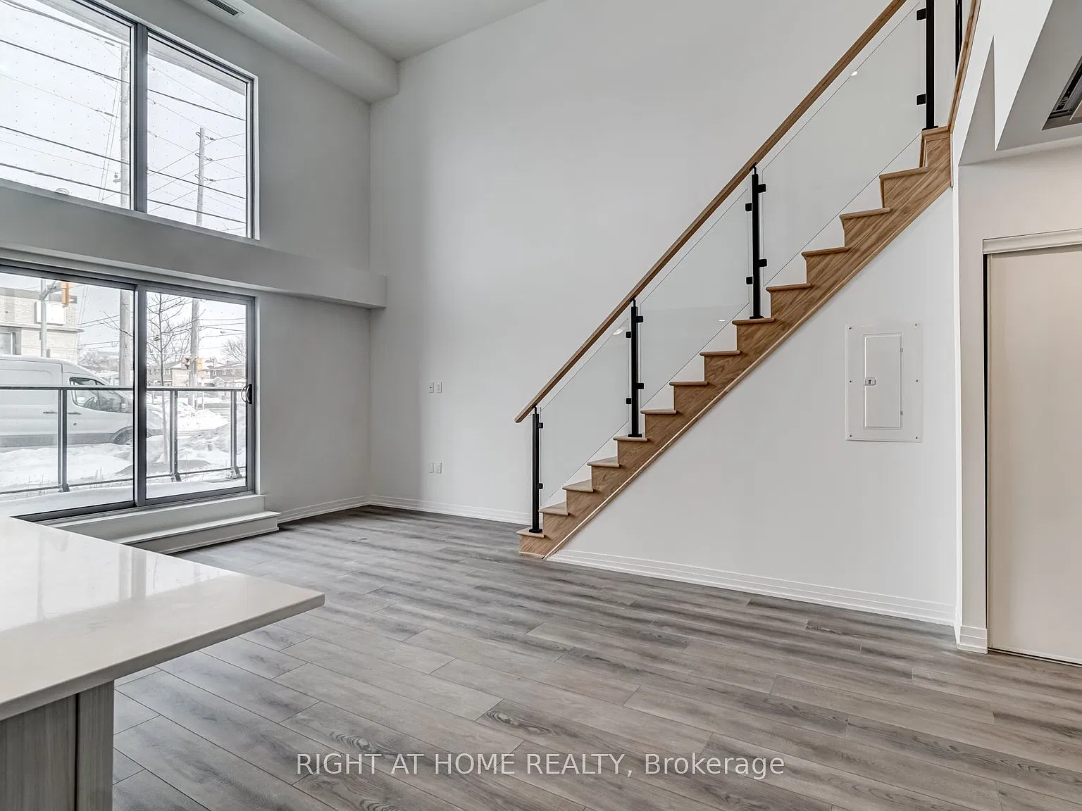 408 Browns Line — Photo 4