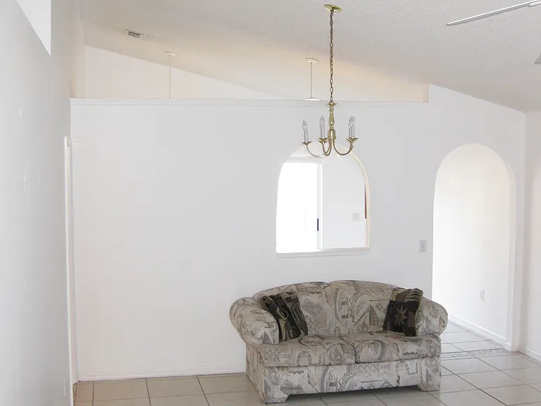 8629 Claiborne Ct — Photo 5
