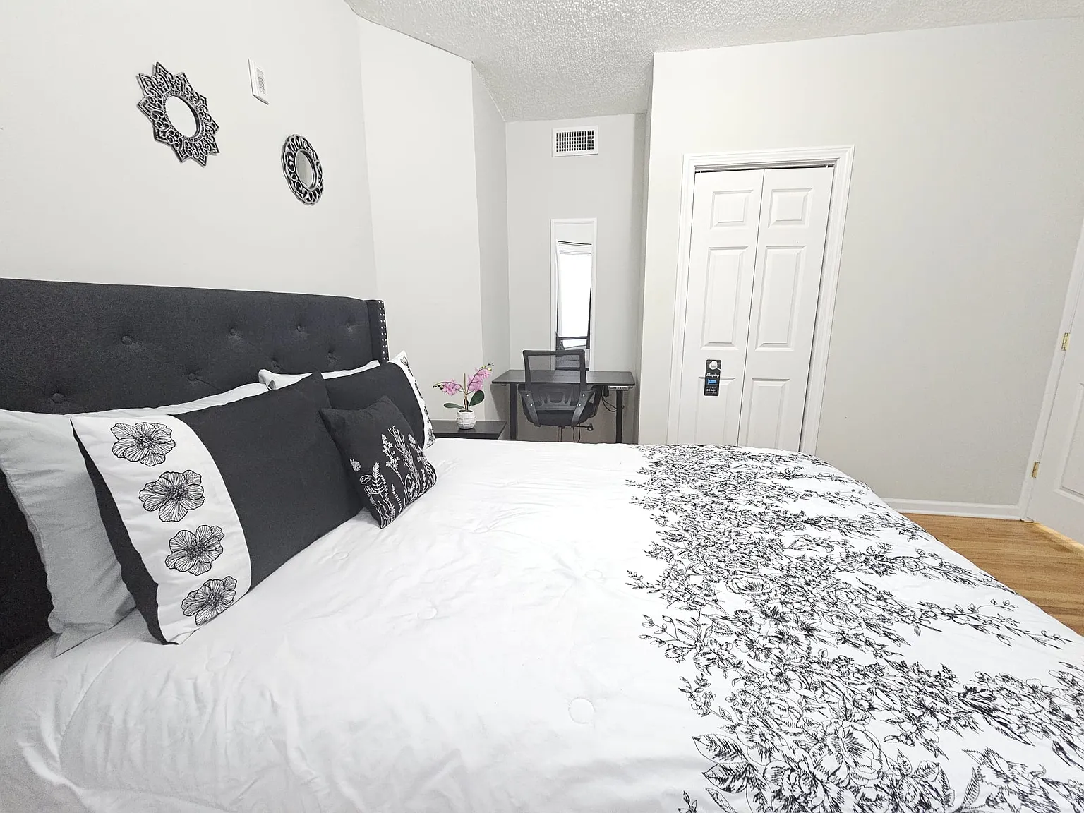 3 bed, 1200 sqft, $1,200 — Photo 3