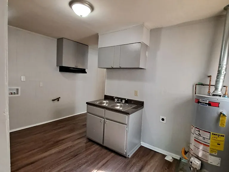 2655 Whitman Ave — Photo 5