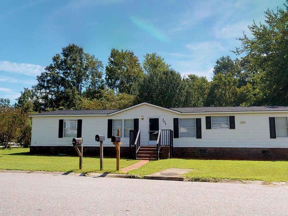 2nd image of 301 Grapevine Rd