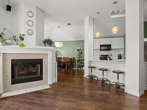 3rd image of 1205 Crossvine Way